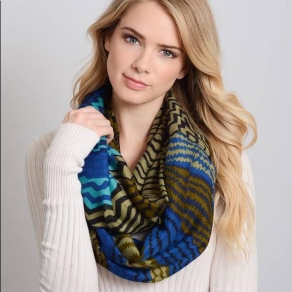 Infinity scarf